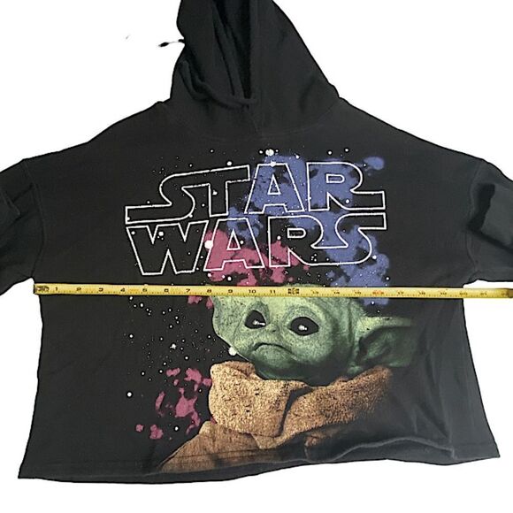 Star Wars Yoda Women’s Size Large Cropped Hooded Sweatshirt Pullover - Picture 5 of 9